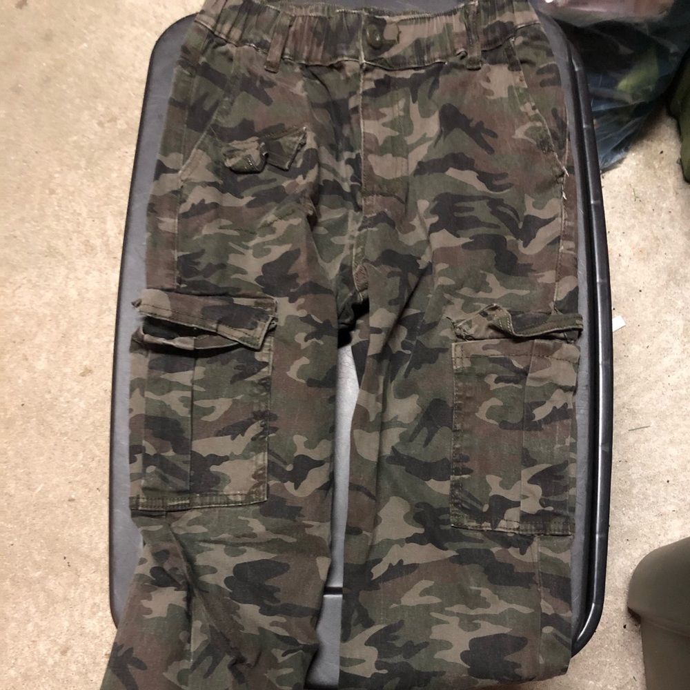 Cargo camo pants
